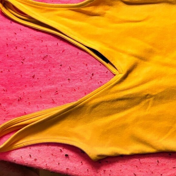 YELLOW DRESS - Picture 1 of 2